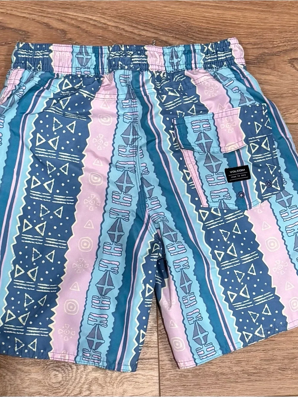 Boy’s Volcom Pastel Blue & Pink Patterned Swim Shorts Large